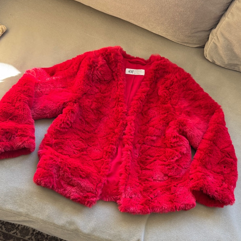 Soft ADORABLE 🥰 H&M Kids Vibrant Red Faux Fur Coat